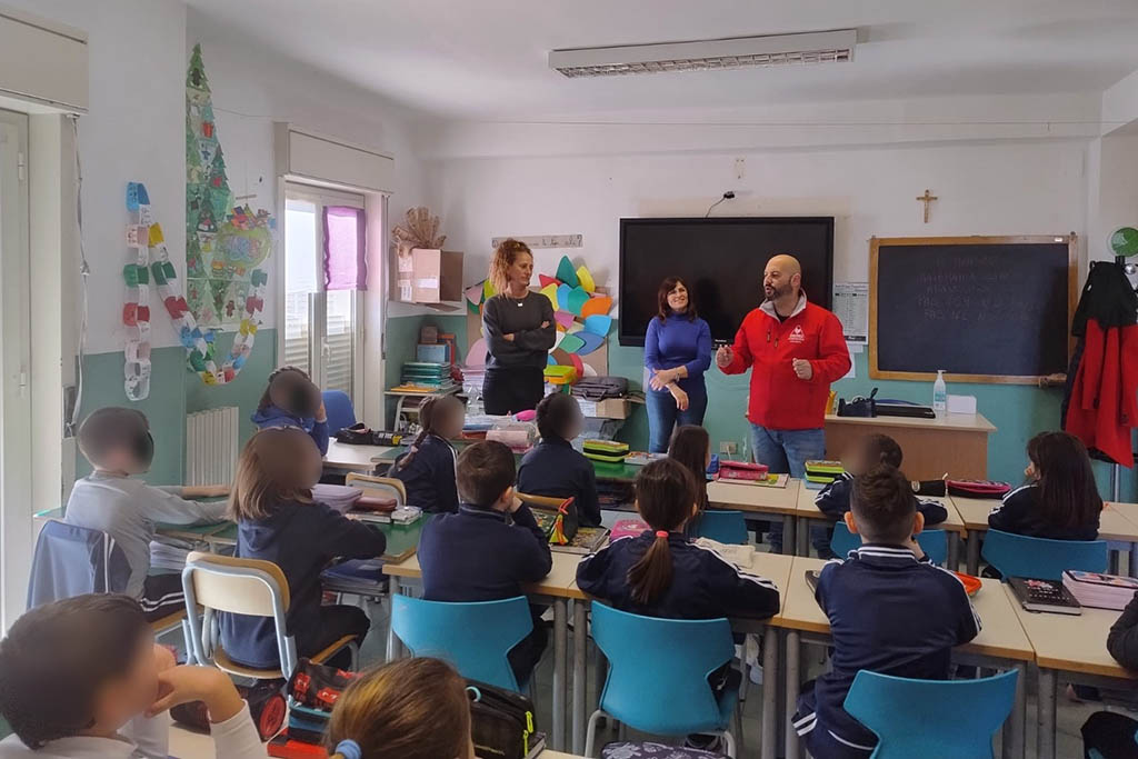 Mascalucia, la Fratres “torna” a scuola